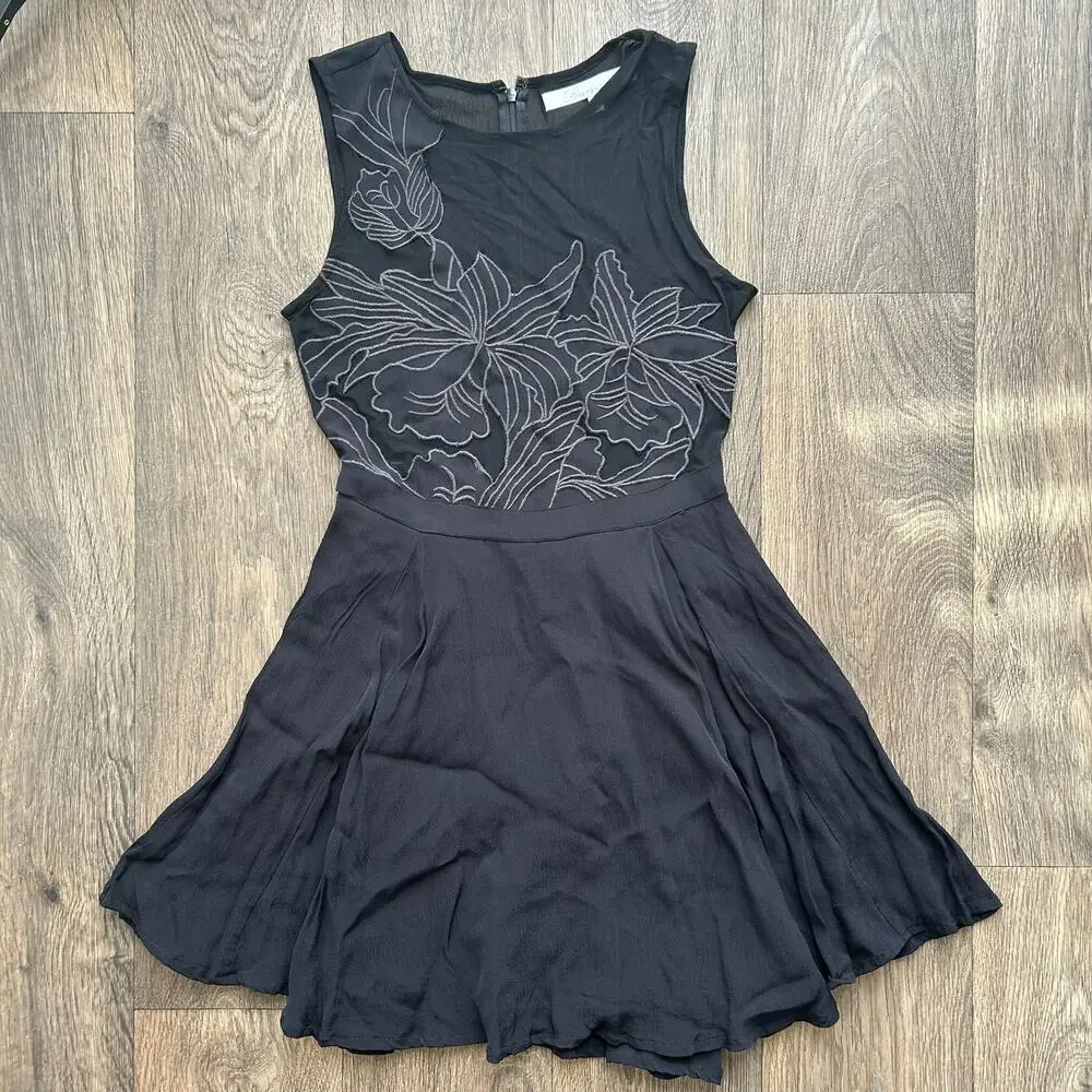 🥶 Lovers and Friends Black Wildfire Mini Dress Size Small - Picture 2 of 10
